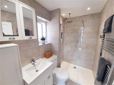 Ensuite